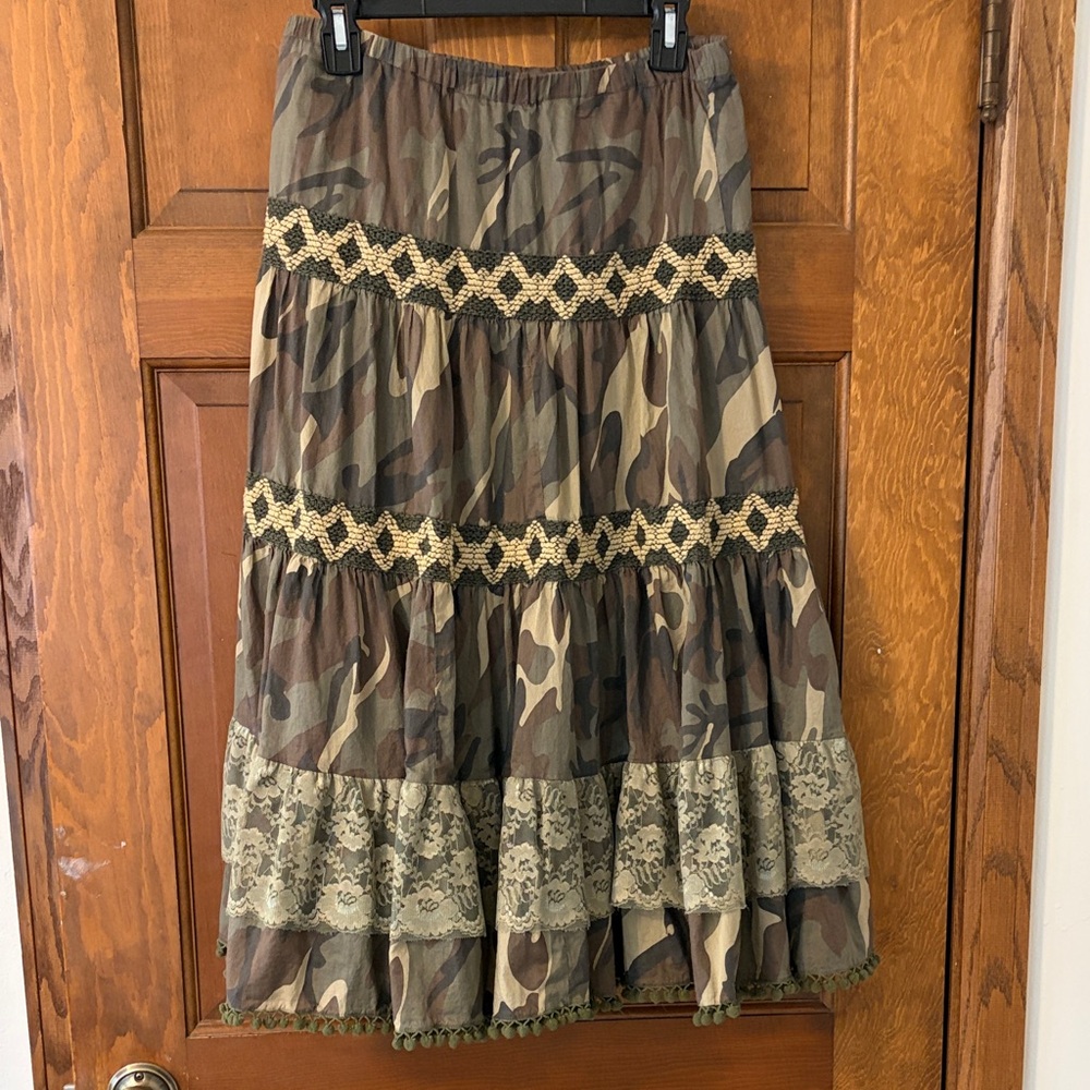 Mix Nouveau Camouflage Madi Skirt with Lace Trim - Picture 3 of 12